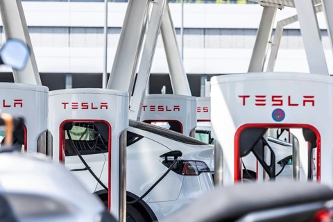 Merklingen charging park in the Swabian Alb. There are charging stations from Ionity and Tesla at