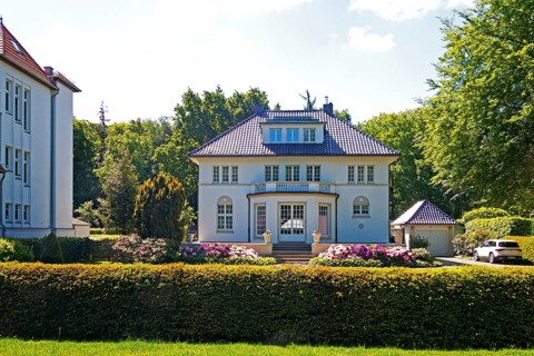 Residential building, Large house, Classical architecture, Spa architecture, Ostseeallee 28,