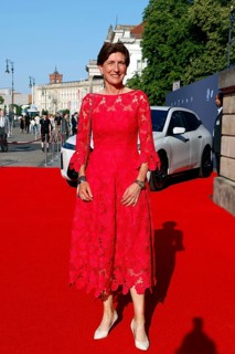 Ilka Horstmeier (BMW Board of Management) arriving at Charles Gounod's Roméo et Juliette after