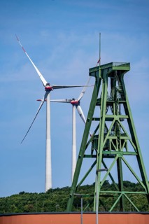 Structural change, headframe of the former Lohberg colliery in Dinslaken, 70 metres high, wind farm