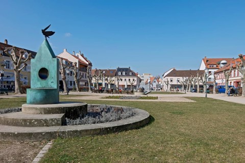 Königsplatz with the Königsstuhl, former parade ground, Germersheim, Palatinate,