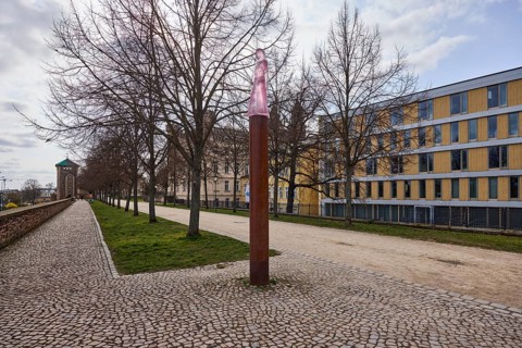 Mechthild von Magdeburg, sculpture, transparent plastic, sculptor Susan Turcot, lawn, bare winter