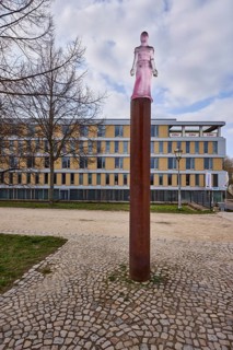 Mechthild von Magdeburg, sculpture, transparent plastic, sculptor Susan Turcot, lawn, bare winter
