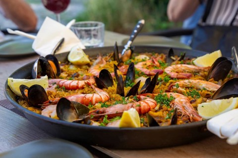 Close-up of a paella with scampi and other seafood