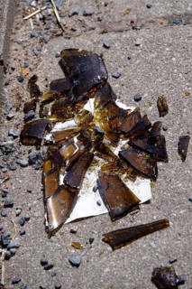 Risk of injury from a discarded glass bottle, Germany