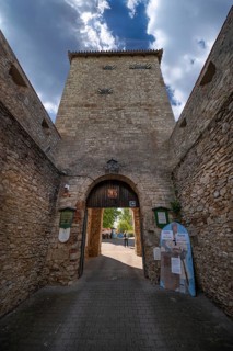 Castle gate of Lengenfeld Castle, dating from the 12th century, Burglengenfeld, Upper Palatinate,