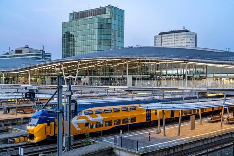 The central station Utrecht Centraal, at the shopping centre Hoog Catharijne and station concourse,