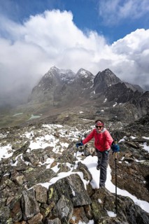 Mountaineers in a rocky mountain landscape, ascent to the Keeskopf from the Niedere Gradenscharte,