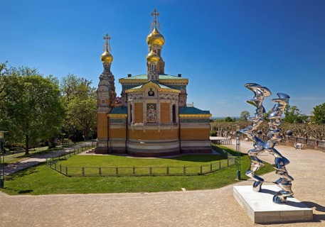 Russian chapel with stainless steel sculpture entitled Points of View by Tony Cragg, Mathildenhöhe,