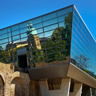 West side of the Congress Centre Darmstadtium with reflection of the Hessian State Museum in the