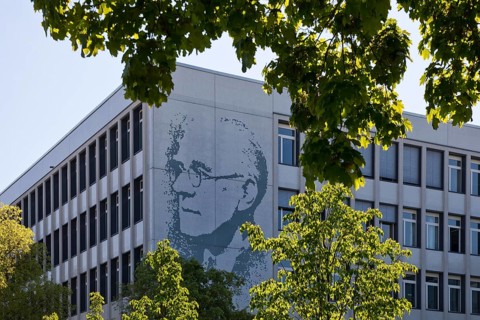 Vocational school centre Mitte Peter-Behrens-Schule with the portrait of Peter Behrens on the