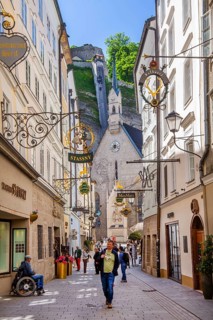 Getreidegasse in the historic city centre, Salzburg, Salzachtal, Land Salzburg, Austria