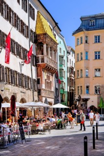 Street cafés on Herzog-Friedrich-Strasse in the old town centre with the Golden Roof, Innsbruck,