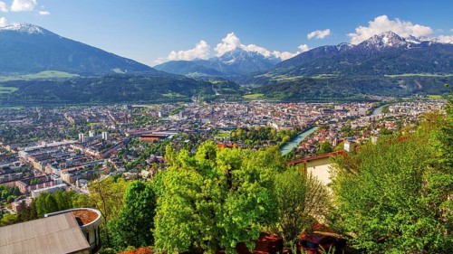 City view with the Inn river in front of Patscherkofel 2246m and Serles 2717m, Innsbruck, Inntal,