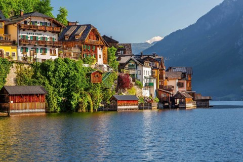 Houses on the steep bank above the lake, Hallstatt, Lake Hallstatt, UNESCO World Heritage Site,