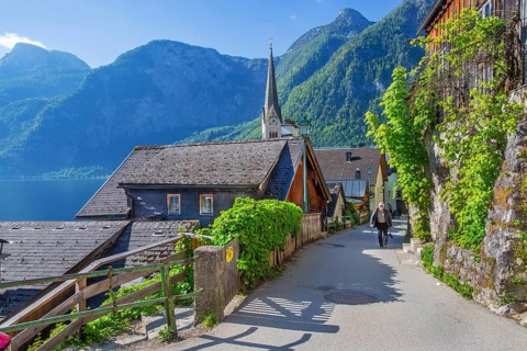 Panorama trail at the entrance to the village, Hallstatt, Lake Hallstatt, UNESCO World Heritage