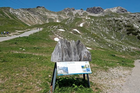 View from the Höfatsblick mountain station of the Nebelhorn cable car to the Nebelhorn and