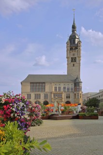 Town hall built in 1901 and floral decoration, tower, Dessau, Dessau-Roßlau, Saxony-Anhalt, Germany