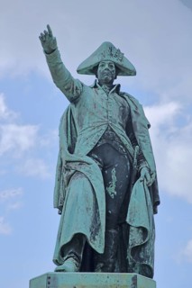 Monument to Prince and Duke Leopold III Friedrich Franz von Anhalt-Dessau, uniform, hat, arms,