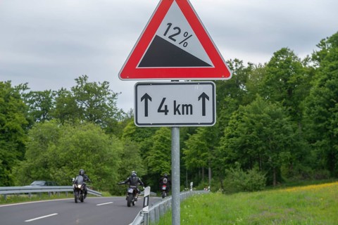 Road sign Gradient, gradient 12 per cent, length 4km, GEO nature park Park Frau Holle Land am