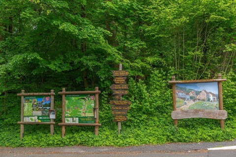Signposts with directions for hiking trails and premium trails, GEO nature park Park Frau Holle