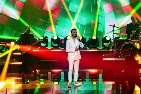 Giovanni Zarrella with the song La discoteca italiana at the Beatrice Egli Show in Studio Berlin