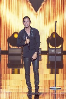Julio Iglesias Jr. with the song To all the girls I've loved before at the Beatrice Egli Show in