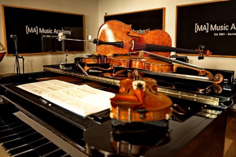 Instruments by Massimo Guidetti (pianist), Pierluigi Ruggiero (cellist and artistic director),