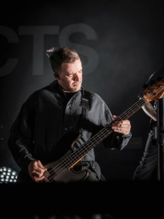 Bass player Alex Ali Dino Dean from Architects live on European Tour 2026 in the Berlin Velodrome