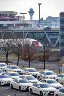 Waiting area, staging area, for taxis, at Cologne/Bonn airport, from here the taxis go to the