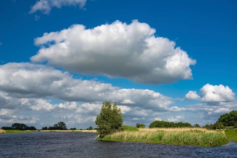 Wolkenspiel über der Hunte in der Wesermarsch, Holle, Hude, Lower Saxony, Germany