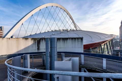 Roof with arched support structure of the Lanxess Arena, Cologne Arena, multifunctional hall,