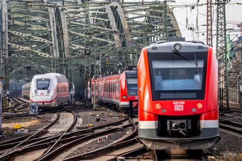 Railway in front of Cologne Central Station, Hohenzollern Bridge across the Rhine, ICE