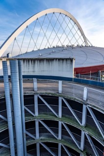 Roof with arched support structure of the Lanxess Arena, Cologne Arena, multifunctional hall,