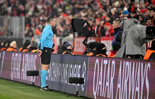 Referee Rade Obrenovic (SVN) in the review area of the VAR, video assistant referee, video