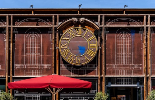 Sundial on the façade of le Cafe Petit behind the Garnision Church in Potsdam, Breite Straße,