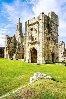 Ruins of Warkworth Castle, River Coquet, Warkworth, Northumberland, England, UK