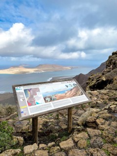 Guide along the Camino de Guatifay to Playa de Baja el Risco with a view of the island of La
