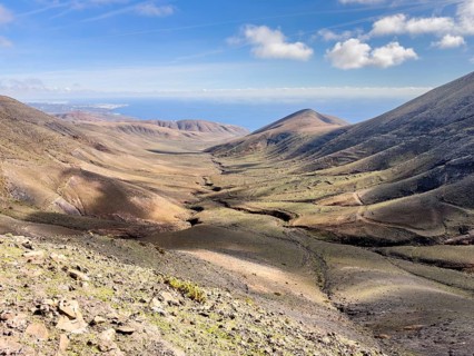 Valle de la Higuera valley with views of Playa Quemada, Ajaches Mountains, Femés, Lanzarote, Canary