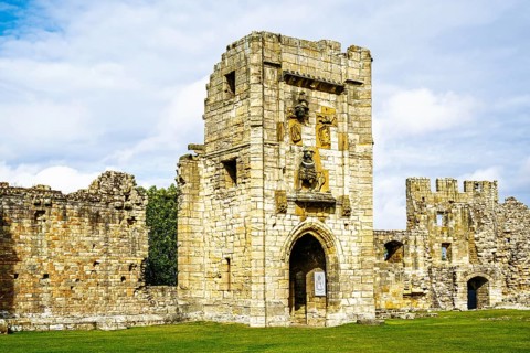 Ruins of Warkworth Castle, River Coquet, Warkworth, Northumberland, England, UK