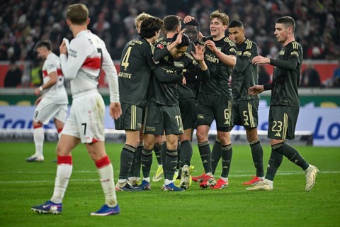 Goal celebration Woo-yeong Jeong 1. FC Union Berlin FCU (11) Rani Khedira 1. FC Union Berlin FCU