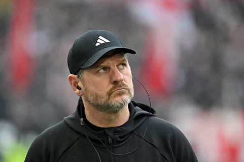 Coach coach Steffen Baumgart 1. FC Union Berlin FCU portrait looking up MHPArena, MHP Arena