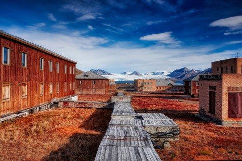 Pyramiden is a former Russian mining town located on the island of Spitsbergen, in the Svalbard