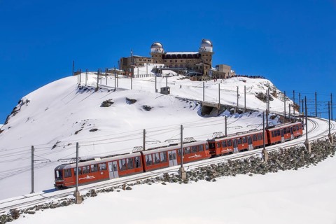The Gornergrat Railway connects Zermatt to the summit of Gornergrat (3, 089 m) in winter, located