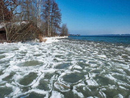 Pancake ice cream at Starnberger See near Bernried, Fünfseenland, Upper Bavaria, Germany
