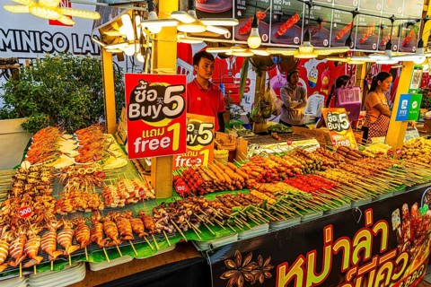 Booth with barbecue skewers, on the Asiatic Riverfront, Bangkok, Thailand's metropolis, Thailand