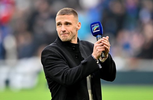 Farewell emotional Pavel Kaderabek TSG 1899 Hoffenheim Portrait thanks fans microphone micro radio