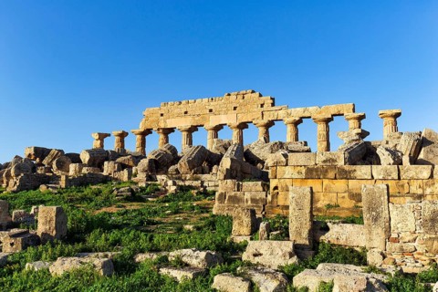 Temple G, unfinished, ruin, ancient Greek city Selinunte, acropolis, Doric style, archaeological