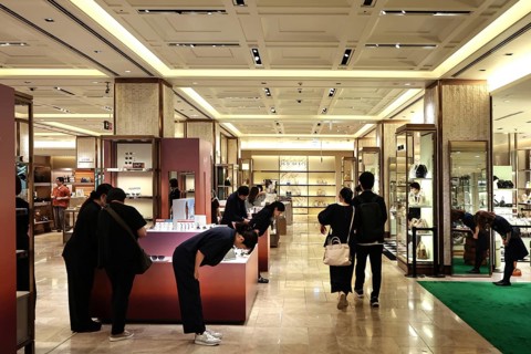 Elegant Mitsukoshi shopping center in Ginza with stylish decor, Tokyo, Tokyo, Japan