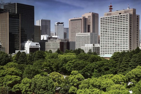 Urban view of Tokyo with view of Imperial Palace and surrounding palace gardens, Tokyo, Tokyo,